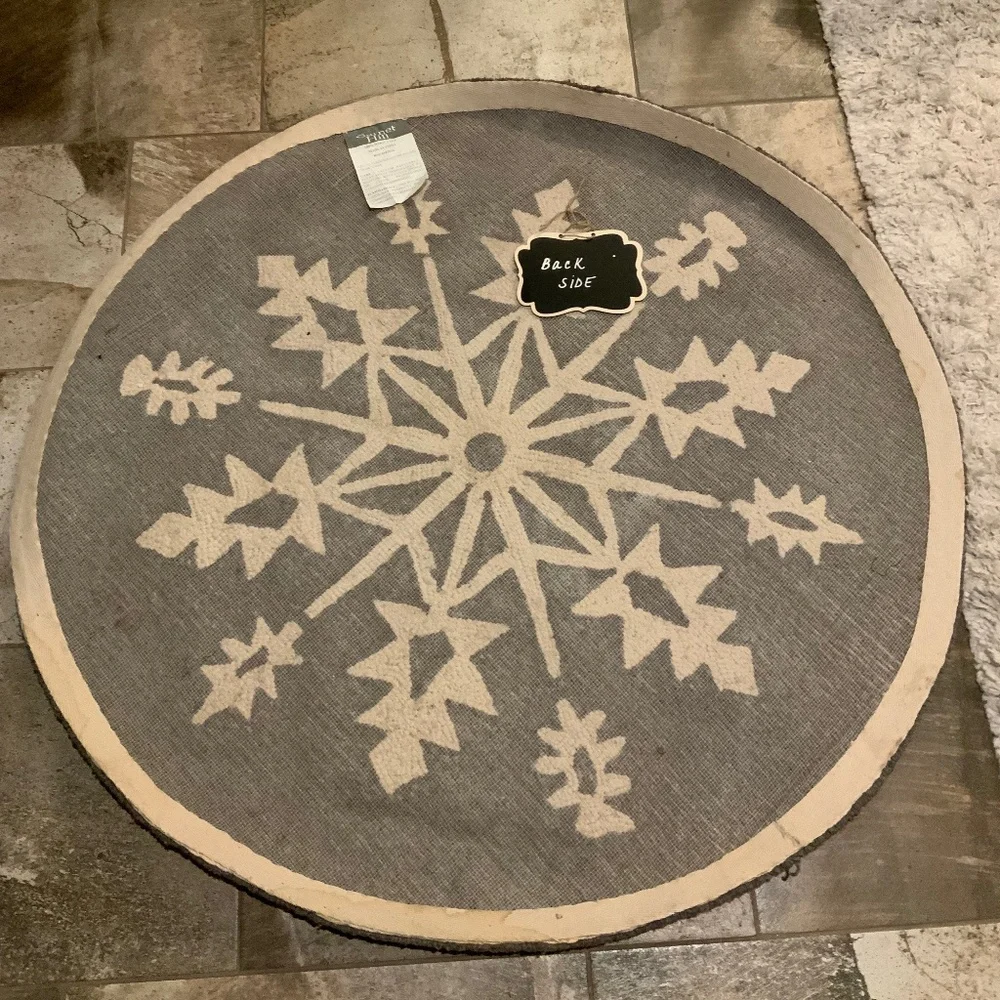 Garnet Hill Grey Ivory Wool Hooked Rug Snowflake Alpine Home Decor Perfect Cabin